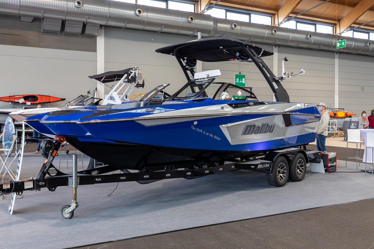 bass boat technologies boat
