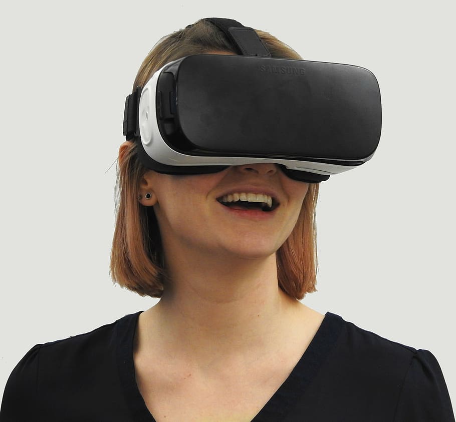 women wearing chip chick technolgy VR headset gadget