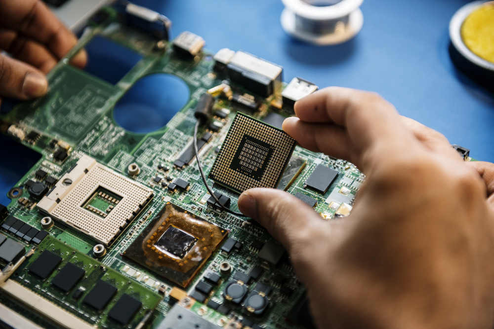 Microprocessor vs Integrated Circuit